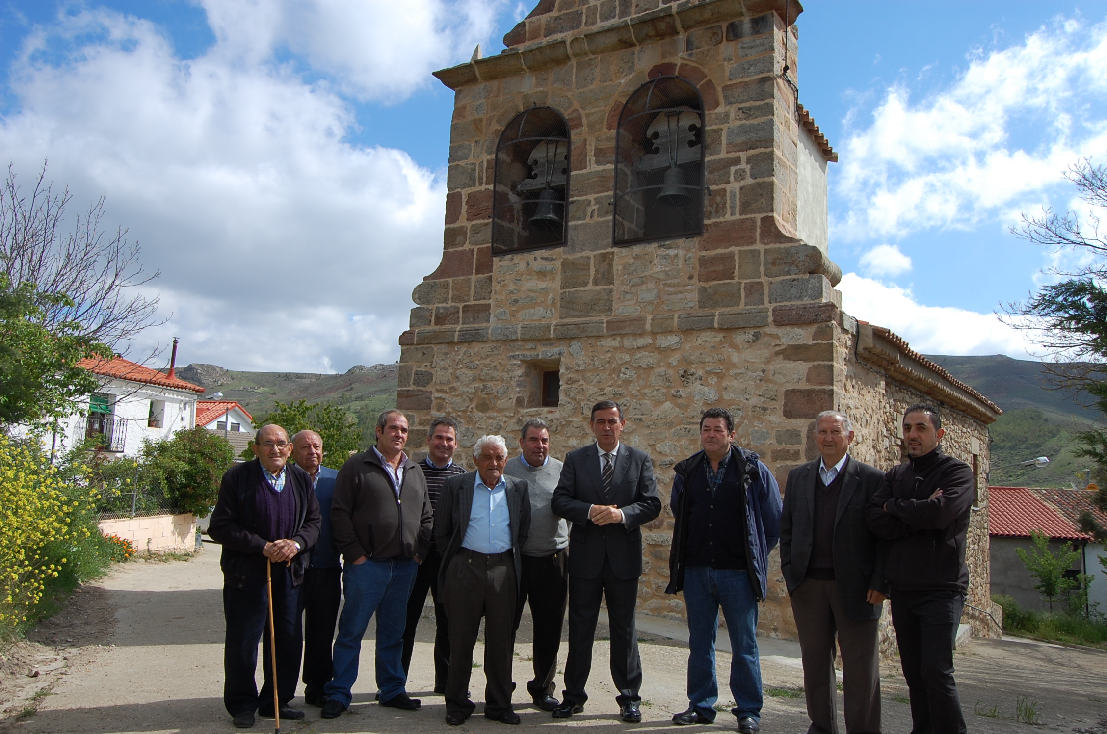 EL PRESIDENTE DE LA DIPUTACIÓN VISITA LAS ACTUACIONES EN LAS QUE LA INSTITUCIÓN PROVINCIAL HA INTERVENIDO EN ARCOS DE JALÓN, NEPAS Y AZCAMELLAS Y QUE SUPERAN LOS 654.000 EUROS DE INVERSIÓN